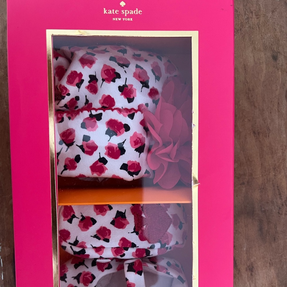 NWT Kate Spade Baby Hat and Shoe Set